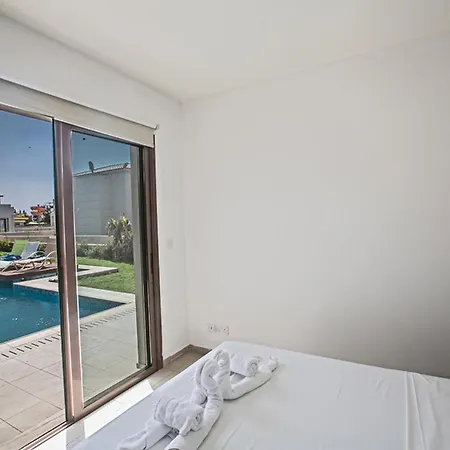 How To Rent Your Own Private Luxury Holiday In For Less Than Basic 1296