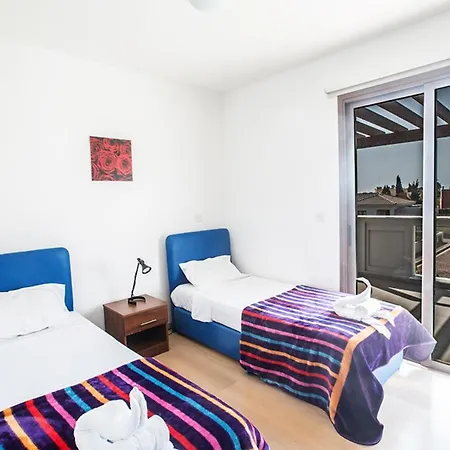 How To Rent Your Own Private Luxury Holiday In For Less Than Basic 1296 *