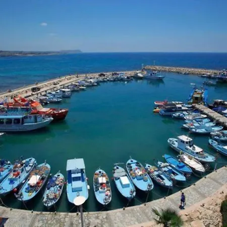 How To Rent Your Own Private Luxury Holiday In For Less Than Basic 1296 *