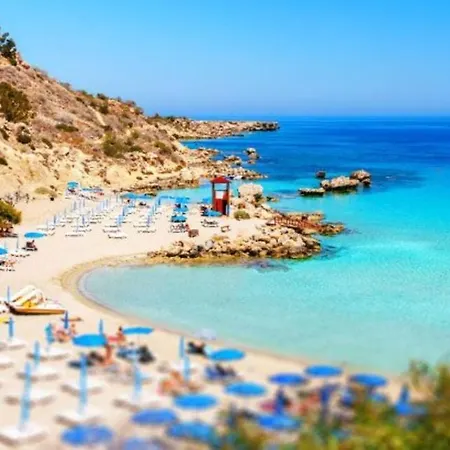 فيلة How To Rent Your Own Private Luxury Holiday In For Less Than Basic 1296