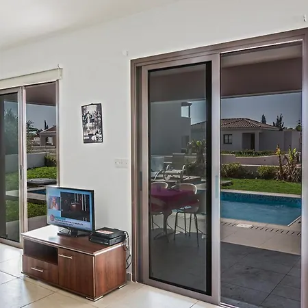 How To Rent Your Own Private Luxury Holiday In For Less Than Basic 1296 *