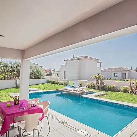 Villa How To Rent Your Own Private Luxury Holiday In For Less Than Basic 1296